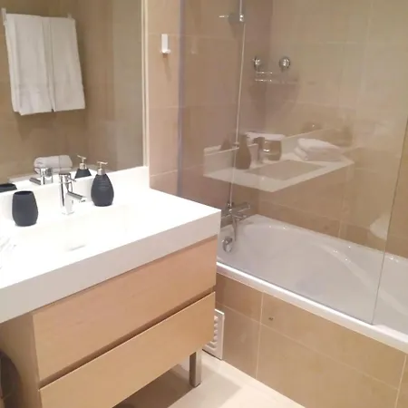 Apartamento De 2 En Portimao, Con Magnificas Vistas Al Lago, Acc... * 포티마오